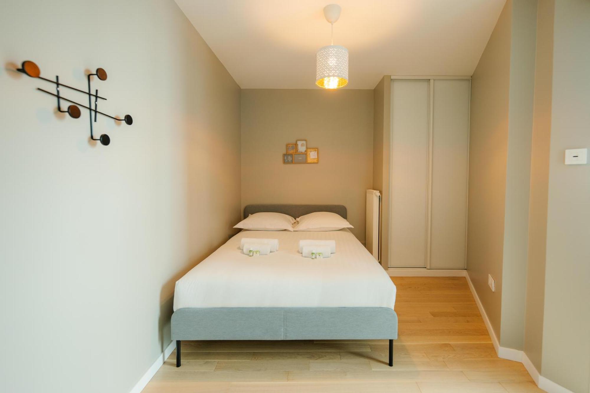 Apartment Confort Absolu A ,superbe Renove 7 Avec Salles De Bain Privatives *