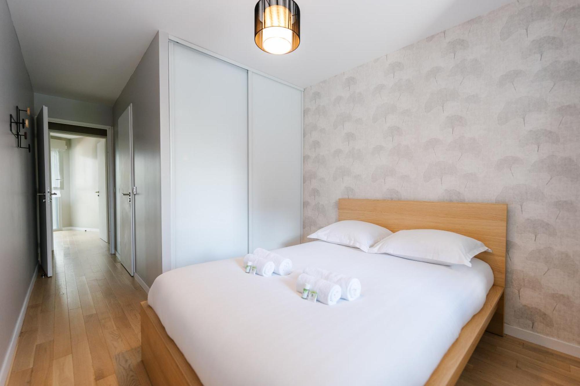 Confort Absolu A ,superbe Renove 7 Avec Salles De Bain Privatives Apartment