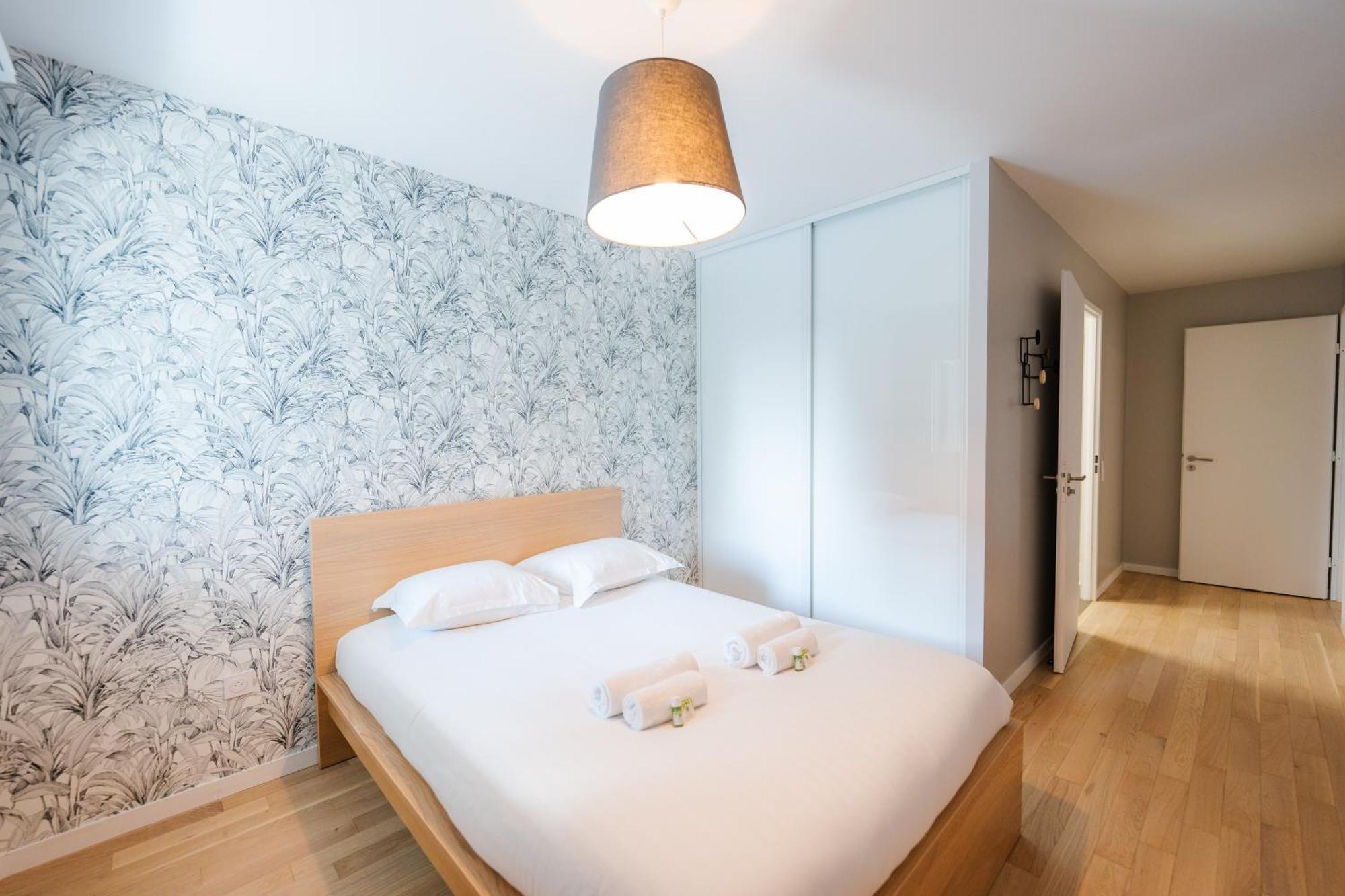 Confort Absolu A ,superbe Renove 7 Avec Salles De Bain Privatives Apartment *