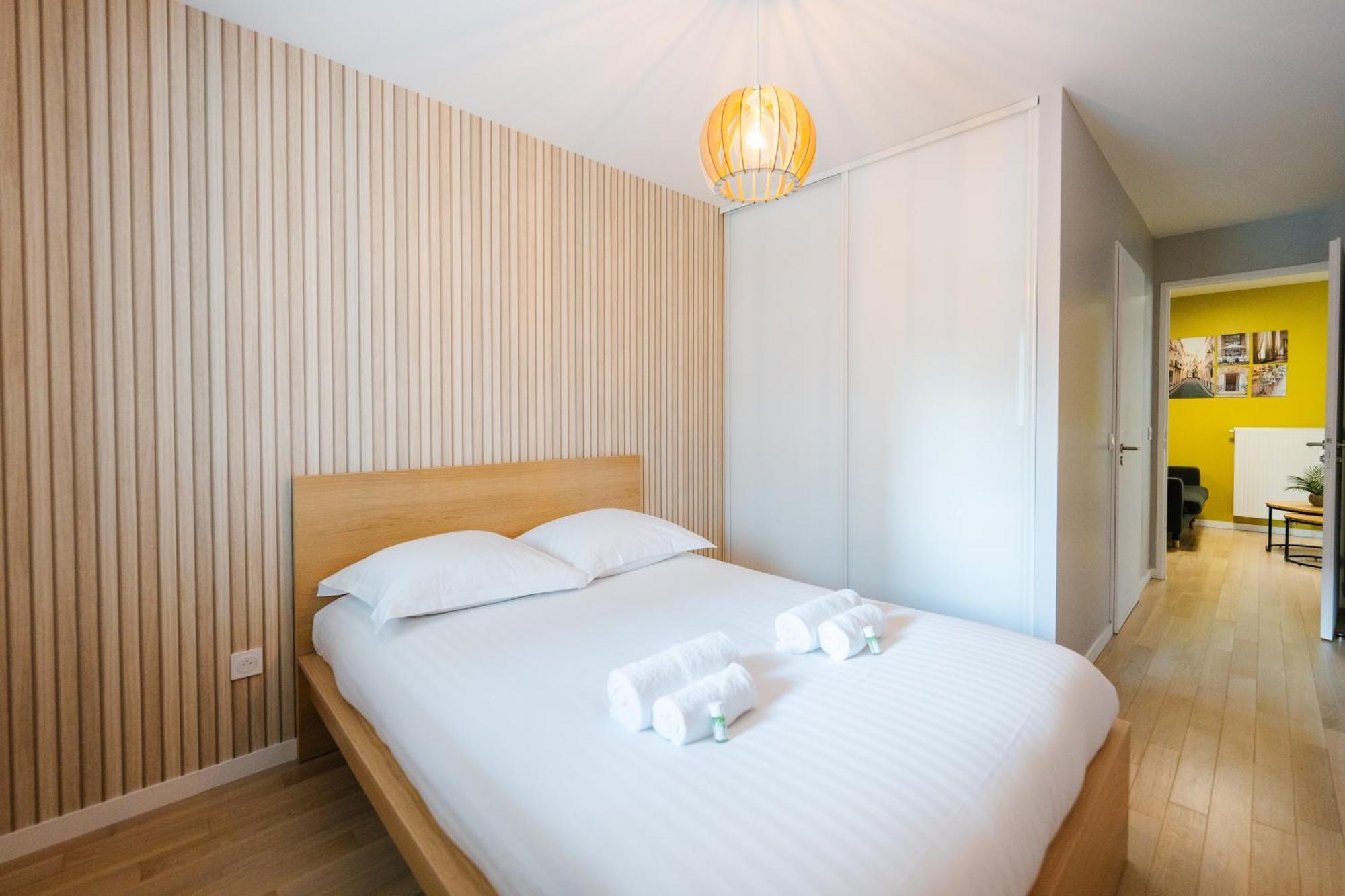 Confort Absolu A ,superbe Renove 7 Avec Salles De Bain Privatives * Paris